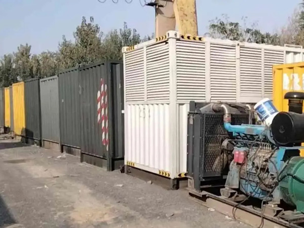 蒋场镇200KW柴油发电机机组每小时油耗是多少?