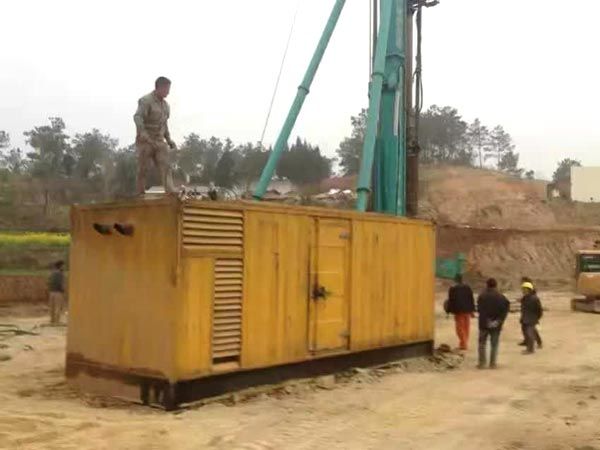 蒋场镇如何判断水冷式机油散热器密封件是否需要更换?